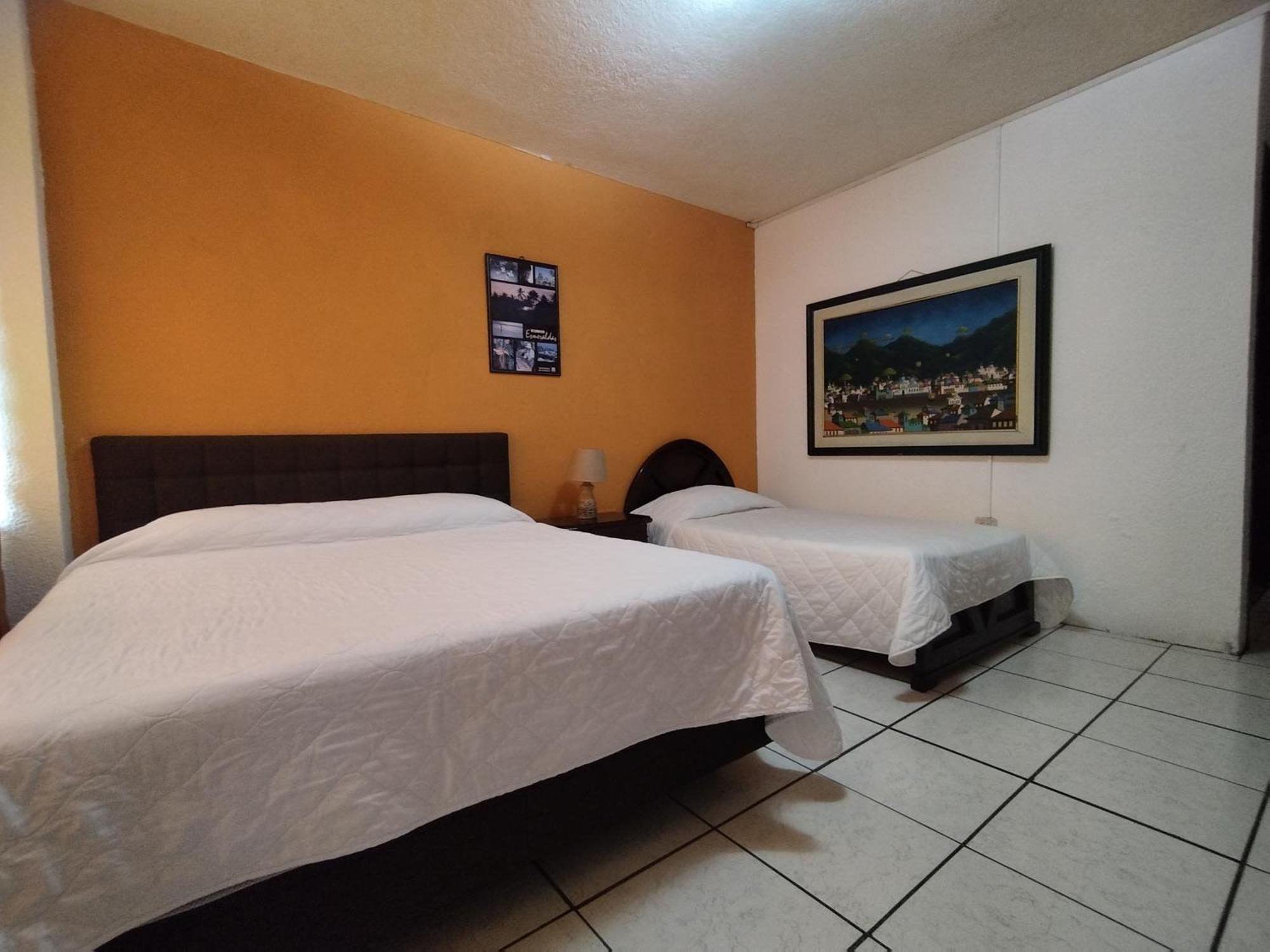 Hotel Puerta Del Sol Santo Domingo de los Colorados Kültér fotó