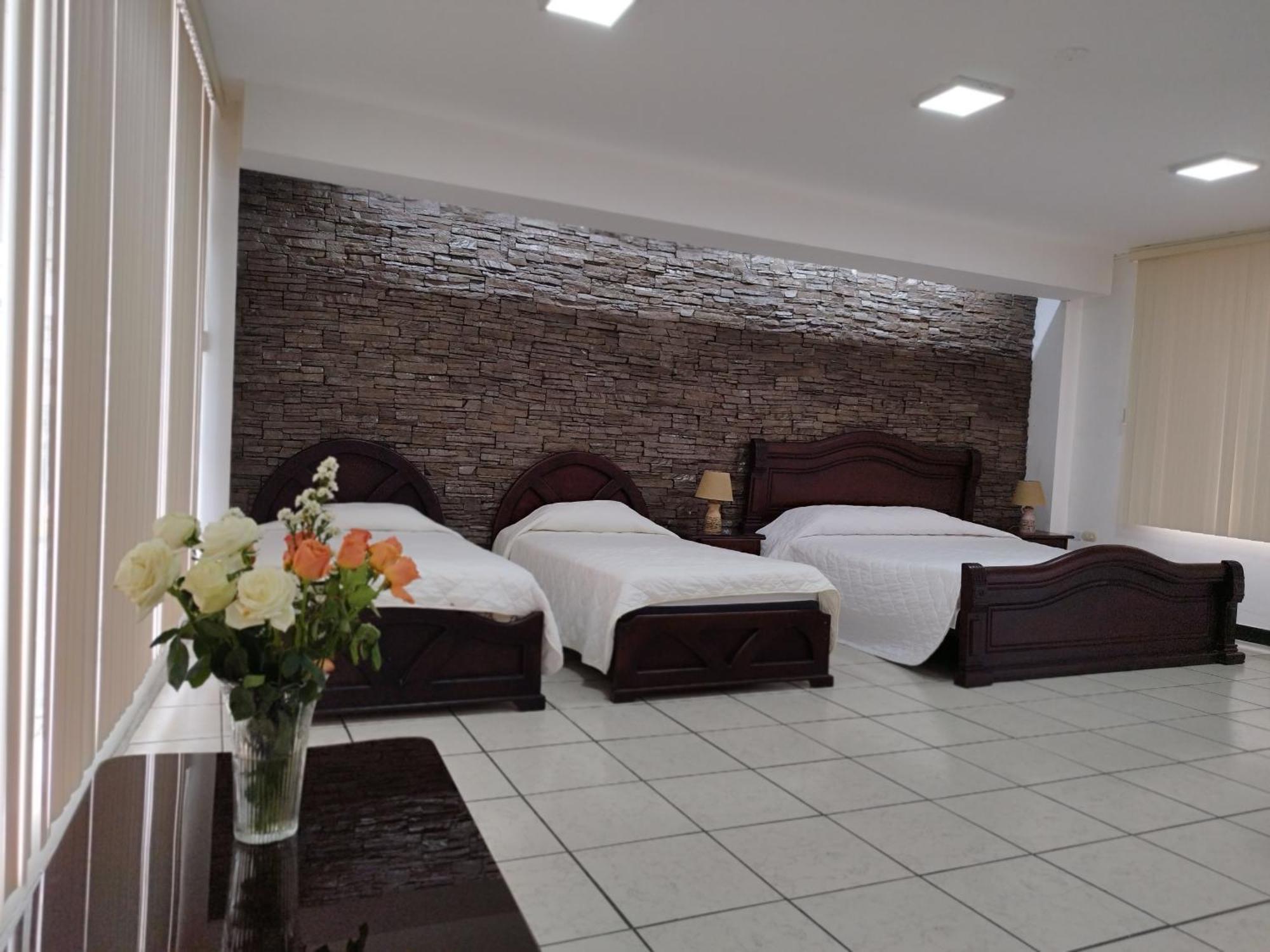 Hotel Puerta Del Sol Santo Domingo de los Colorados Kültér fotó
